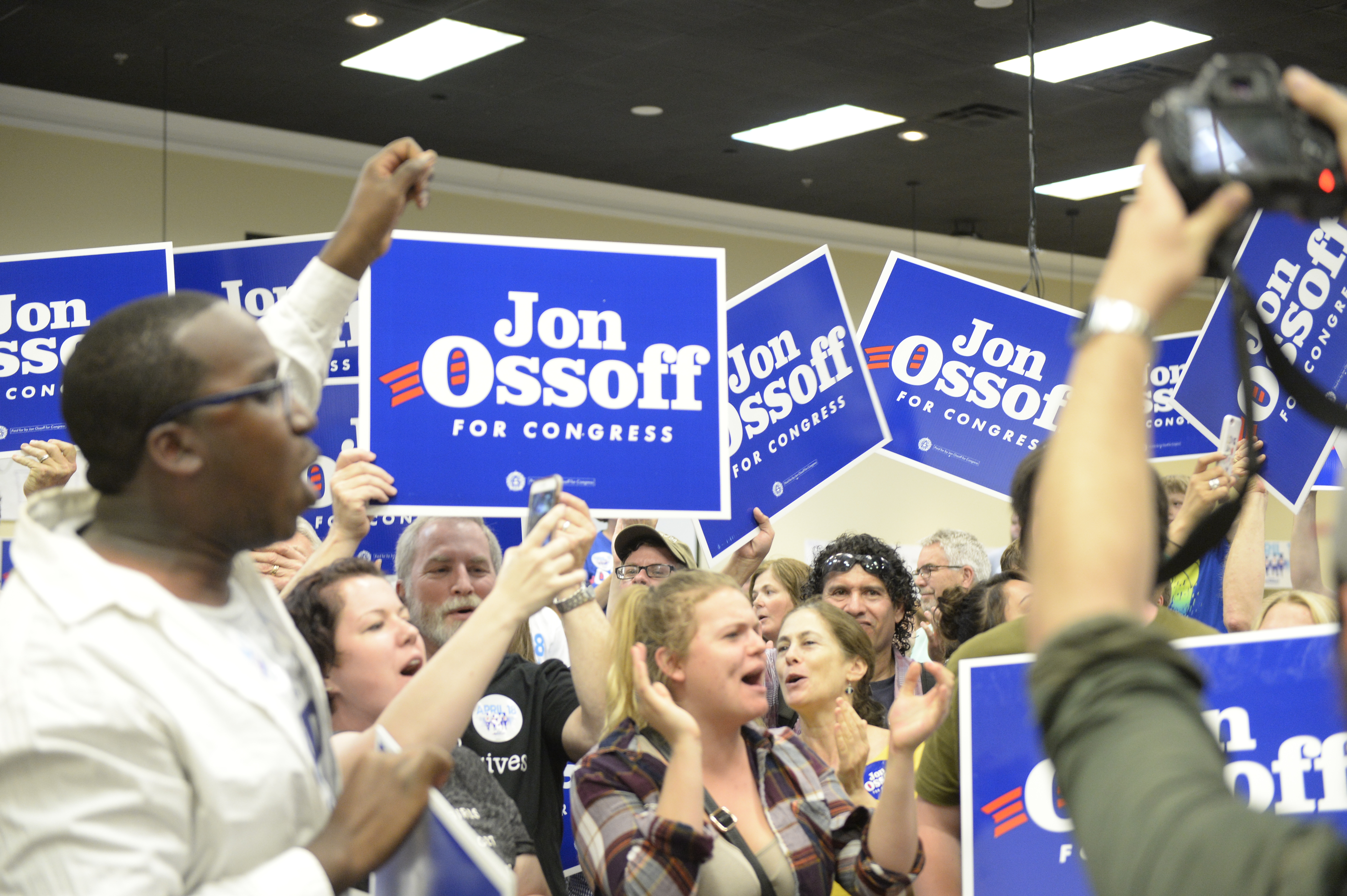 Ossoff's rally the night before the special election in Roswell, Ga. (Simone Pathé/CQ Roll Call)