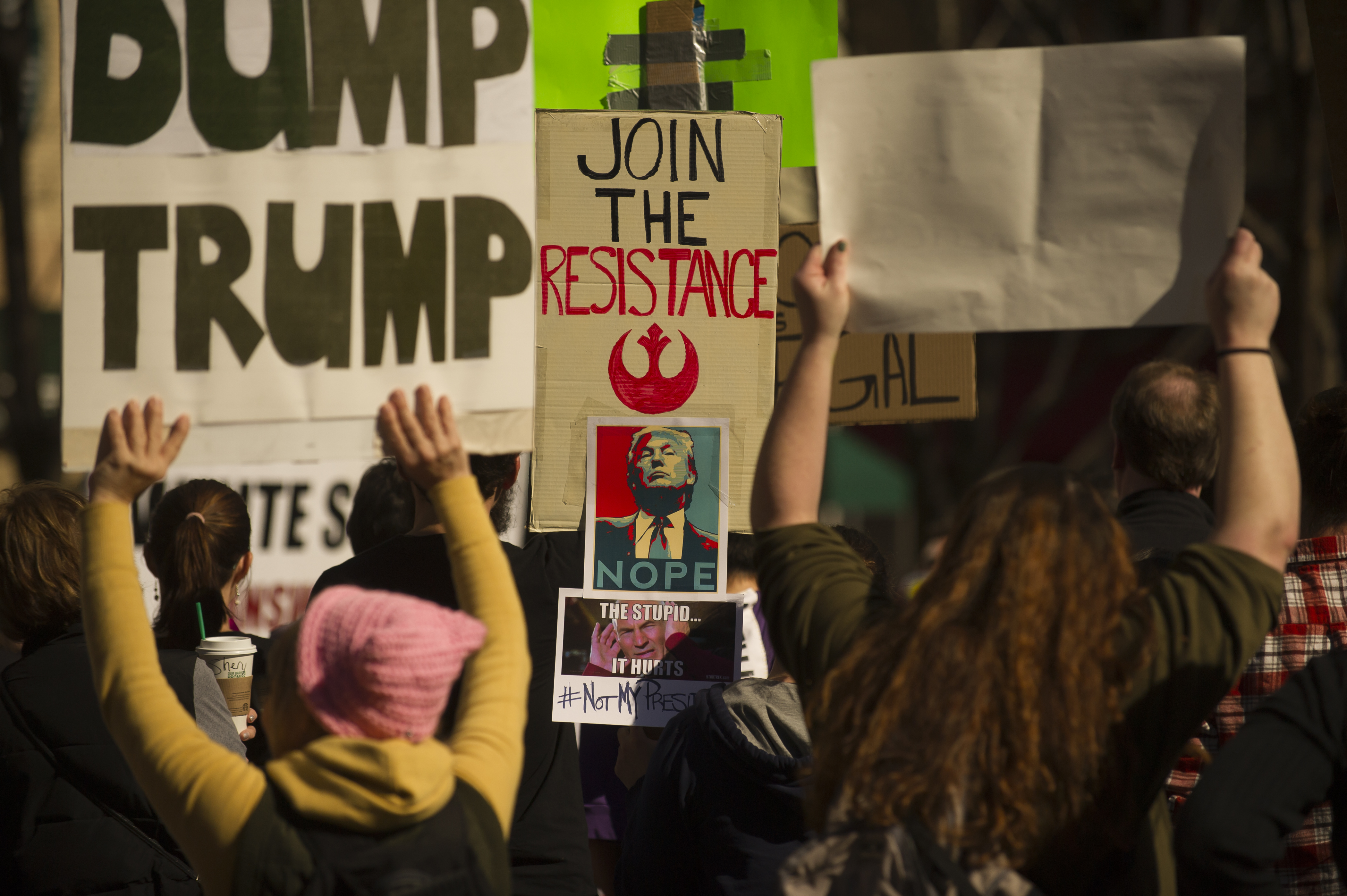 When the 2020 Democratic hopefuls debate in Miami, their conundrum of connecting with the party’s anti-Trump base while not alienating middle-of-the-road voters will be on full display, Winston writes. (Jeff Swensen/Getty Images file photo)