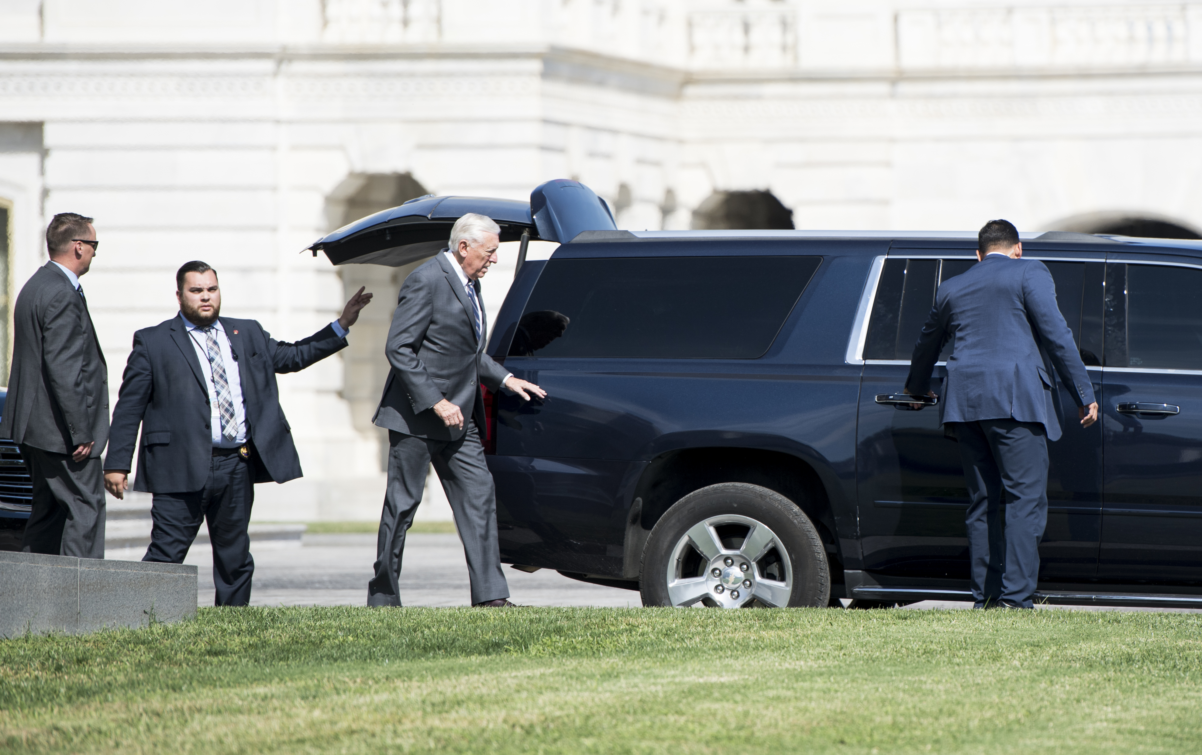 UNITED STATES - SEPTEMBER 27: House Majority Leader Steny Hoyer, D-Md., and his security detail prepare to leave the Capitol after the last votes before the two-week recess on Friday, Sept. 27, 2019. (Photo By Bill Clark/CQ Roll Call)